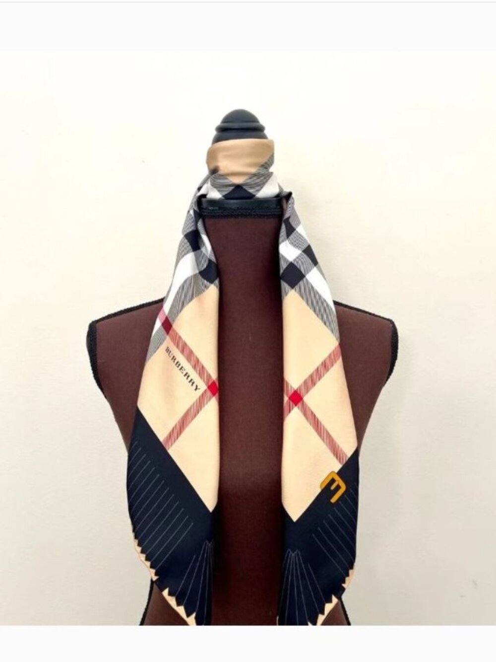 NWT Burberry Scarf Iconic Beige Check Black Border Logo Silk Wrap - Picture 10 of 10